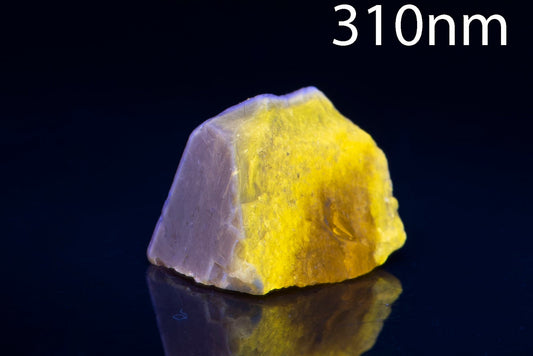 Red apatite from Pakistan fluorescent 4.5g