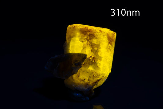 Orange apatite 8.7g from Pakistan fluorescent