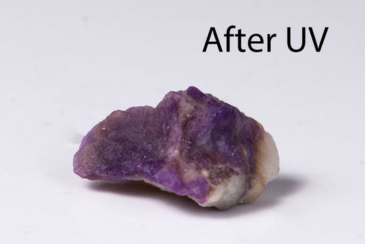 Hackmanite (tenebrescent sodalite) 6.8g fluorescent