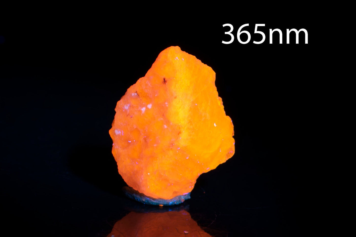 Хакманит (тенебресен содалит) 5.1g флуоресцентен