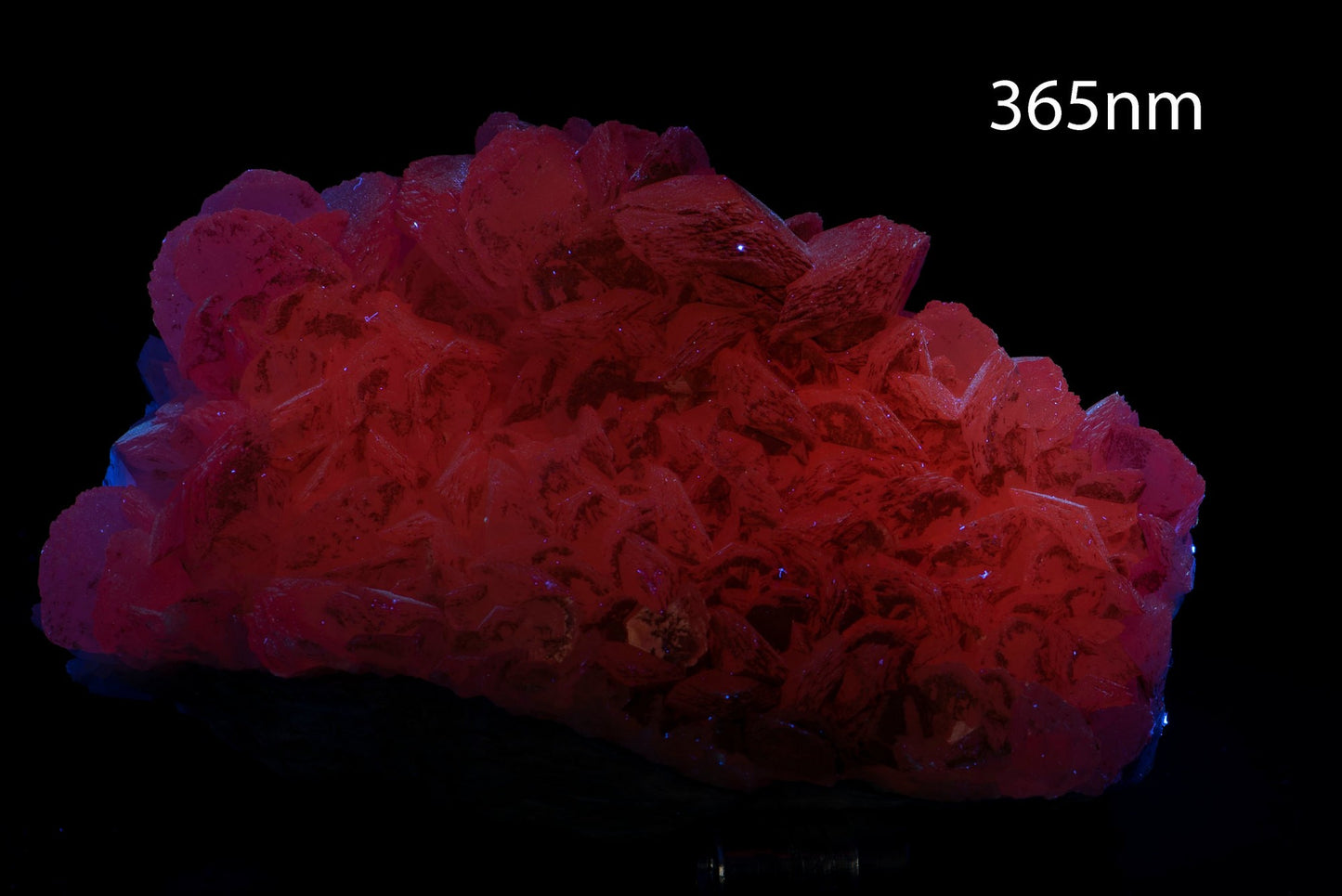 Big Bulgarian calcite with quartz cluster crystal 1.96kg fluorescent