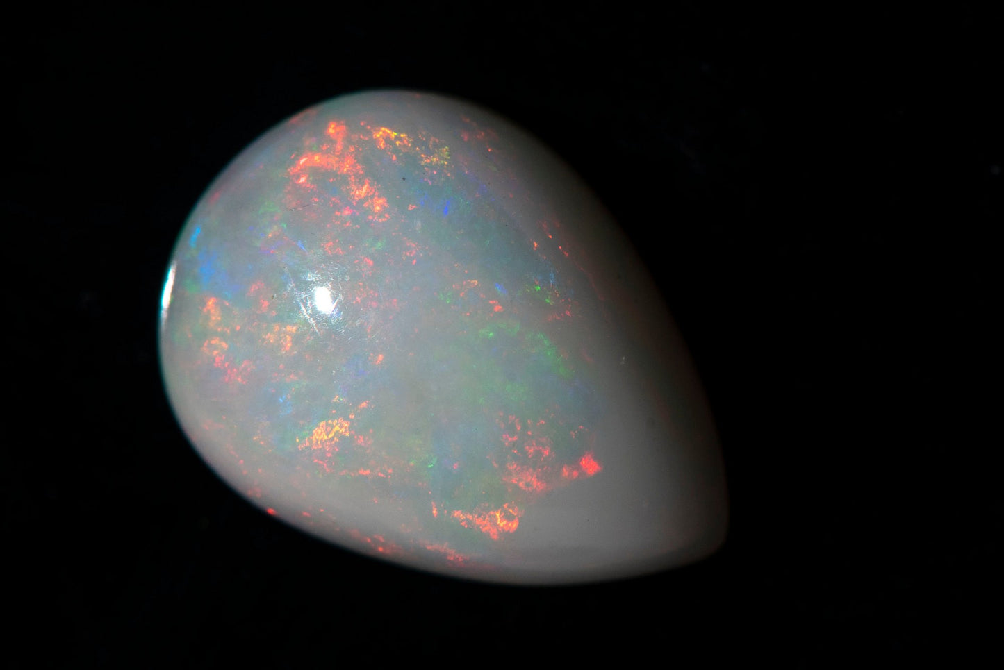 Етиопски опал капка кабошон 3.57ct
