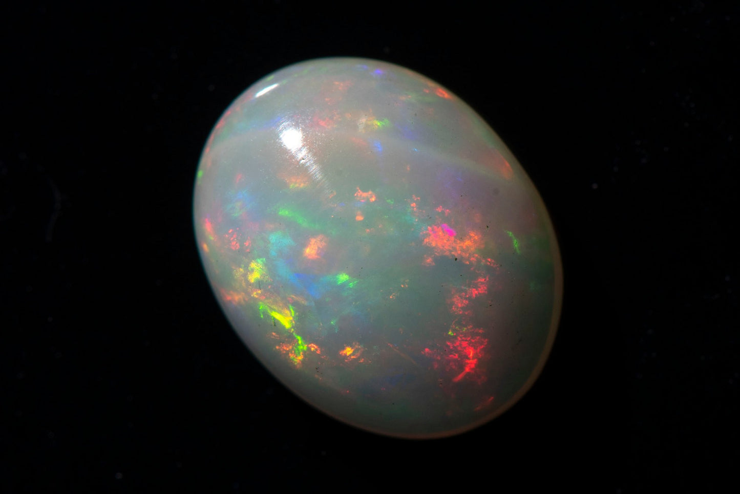 Етиопски опал овален кабошон 2.49ct