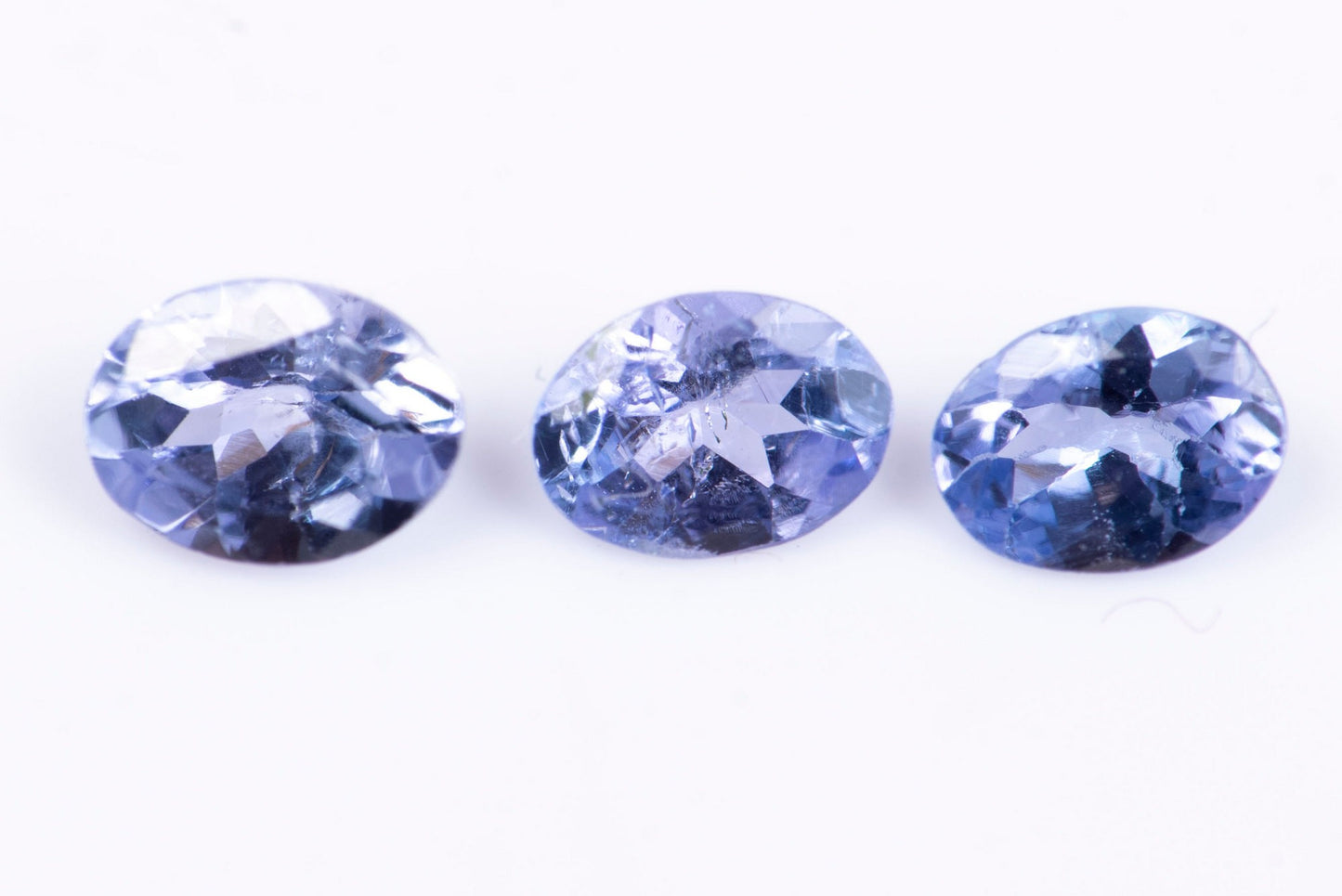 3 броя танзанит 0.46ct 4x3mm овална шлифовка