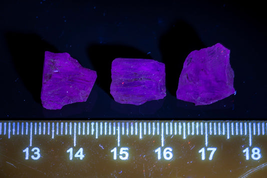 Lot 3pcs yellow fluorescent scapolite 5.06g