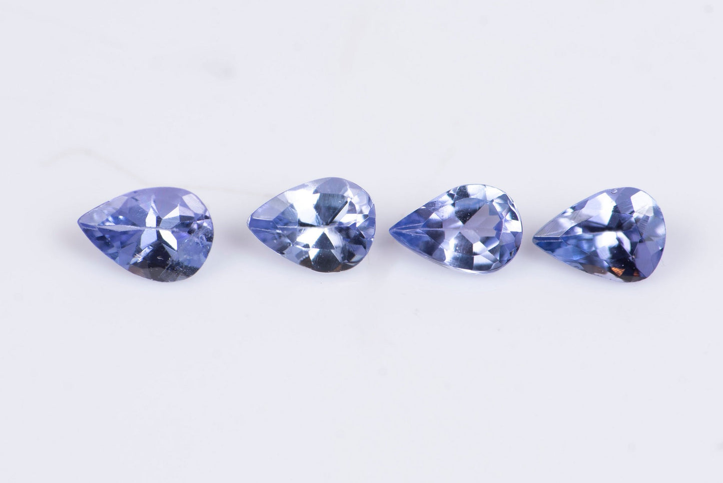 4 броя танзанит 0.53ct, капковидна шлифовка