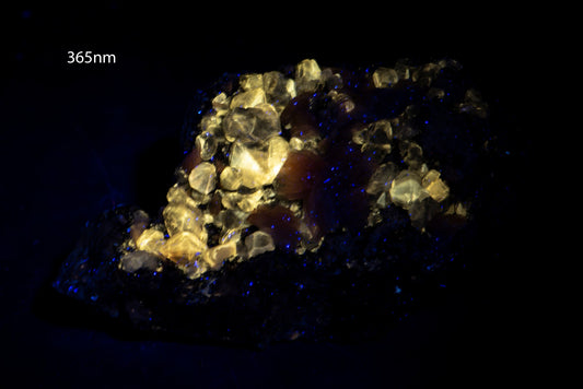 Fluorescent cerussite with baryte cluster 92g