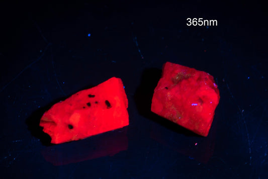 2pcs rough ruby crystals with strong fluorescence 13.9ct
