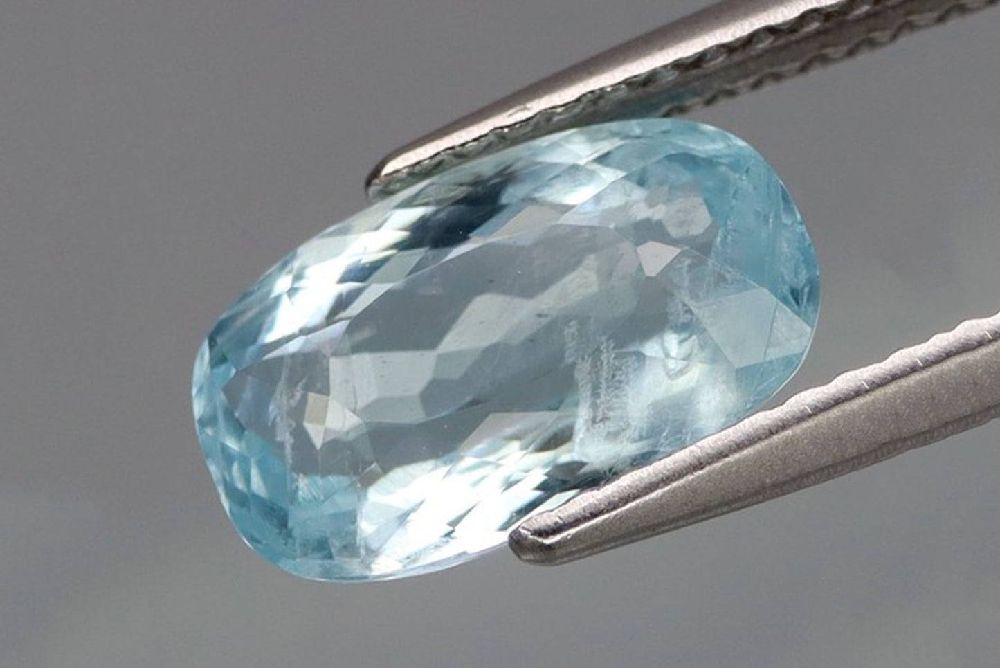 Sky Blue Aquamarine Brazil 2.01Ct oval cut