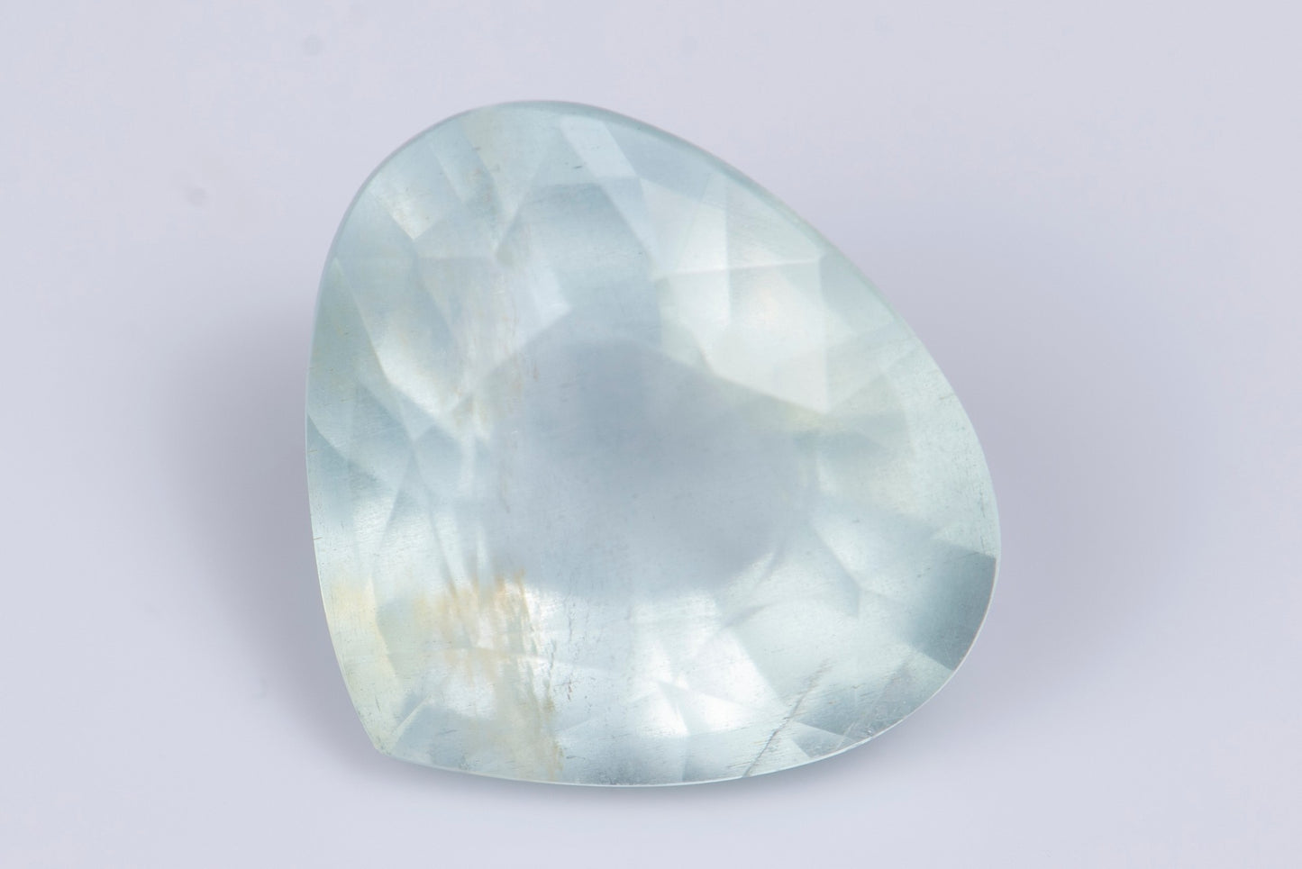 Аквамарин 6.38ct, капковидна шлифовка