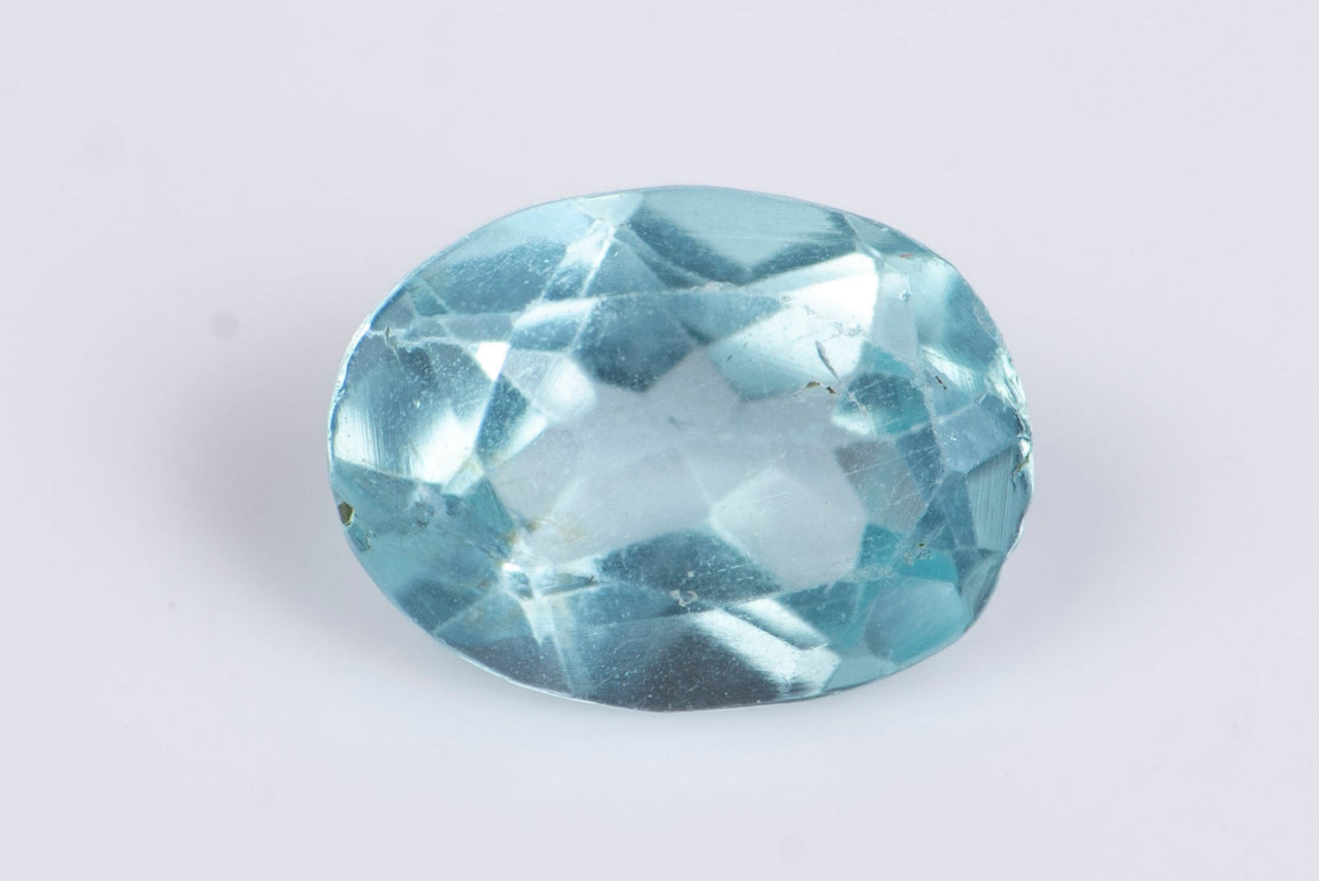 Син апатит 0.70ct, овална шлифовка