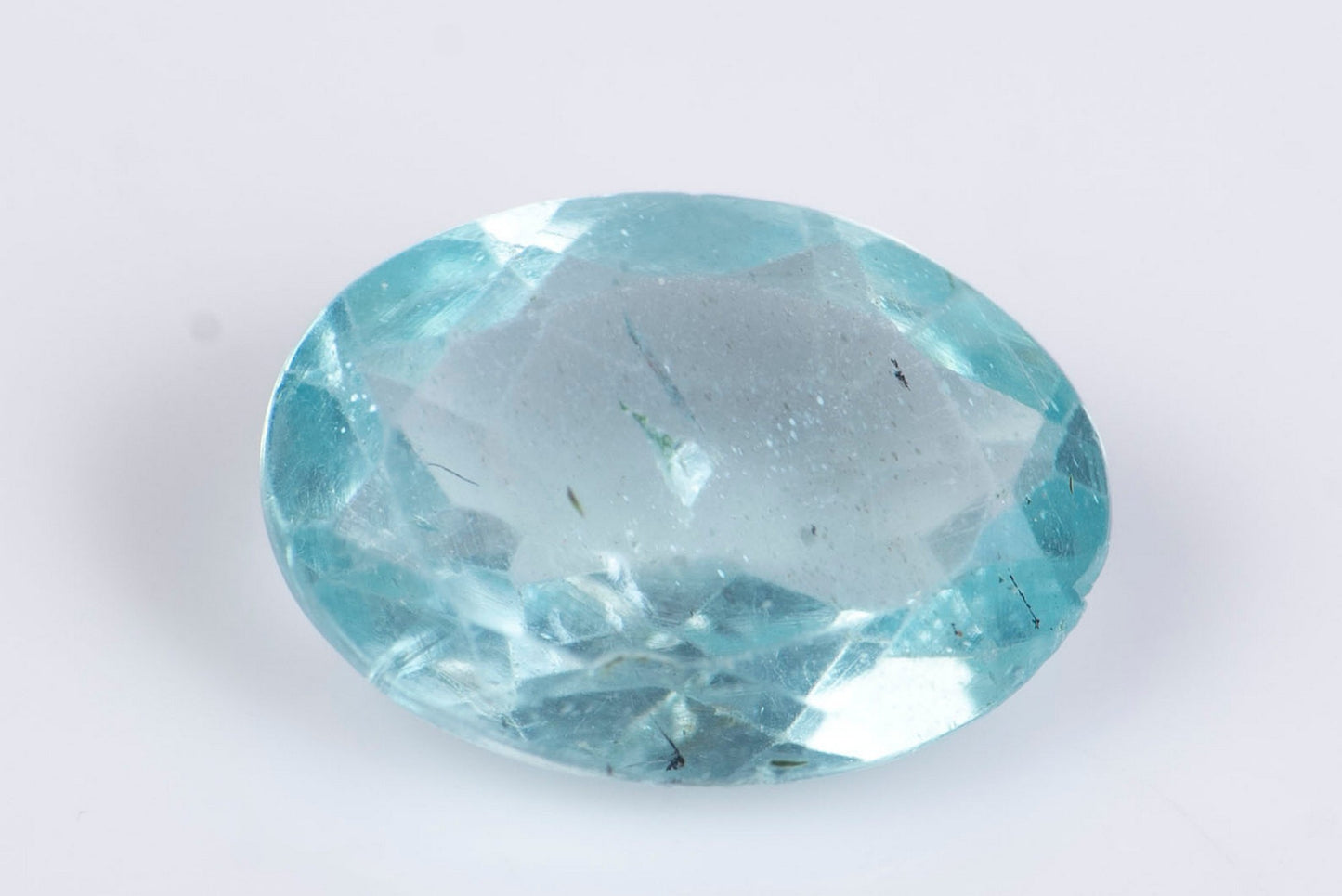 Син апатит 0.70ct, овална шлифовка