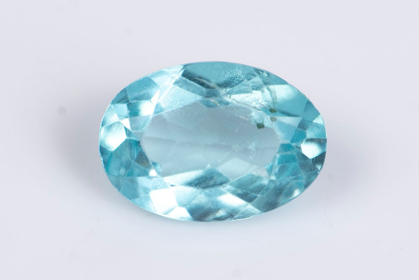 Син апатит 0.76ct, овална шлифовка