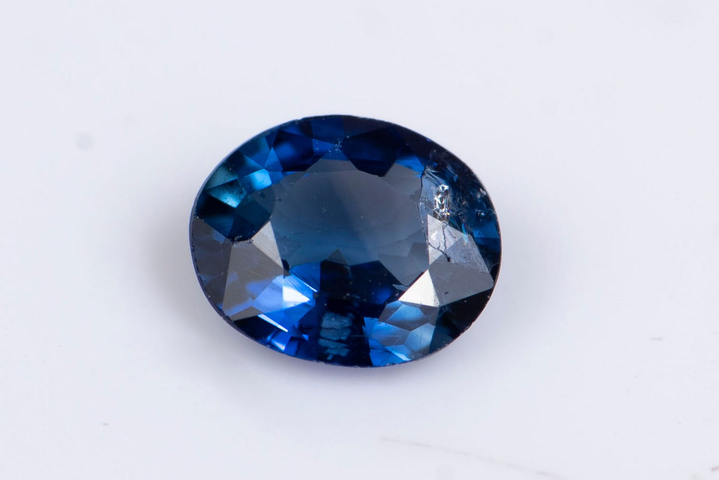 Син сапфир 0.35ct нагряван овална шлифовка