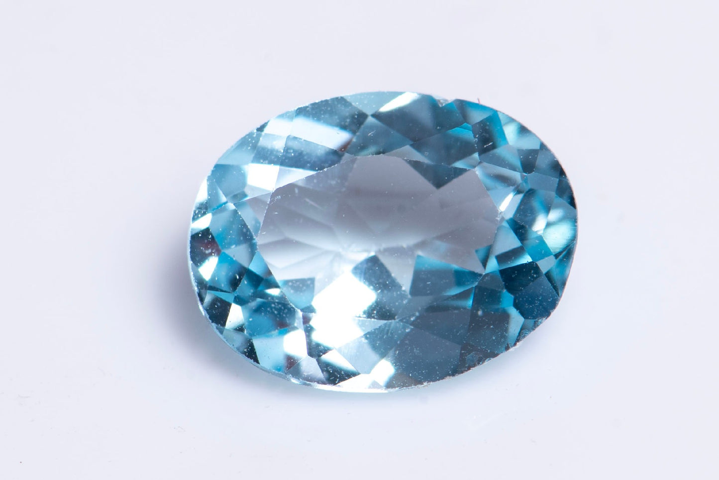 Blue topaz 1.86ct 9x7mm oval cut