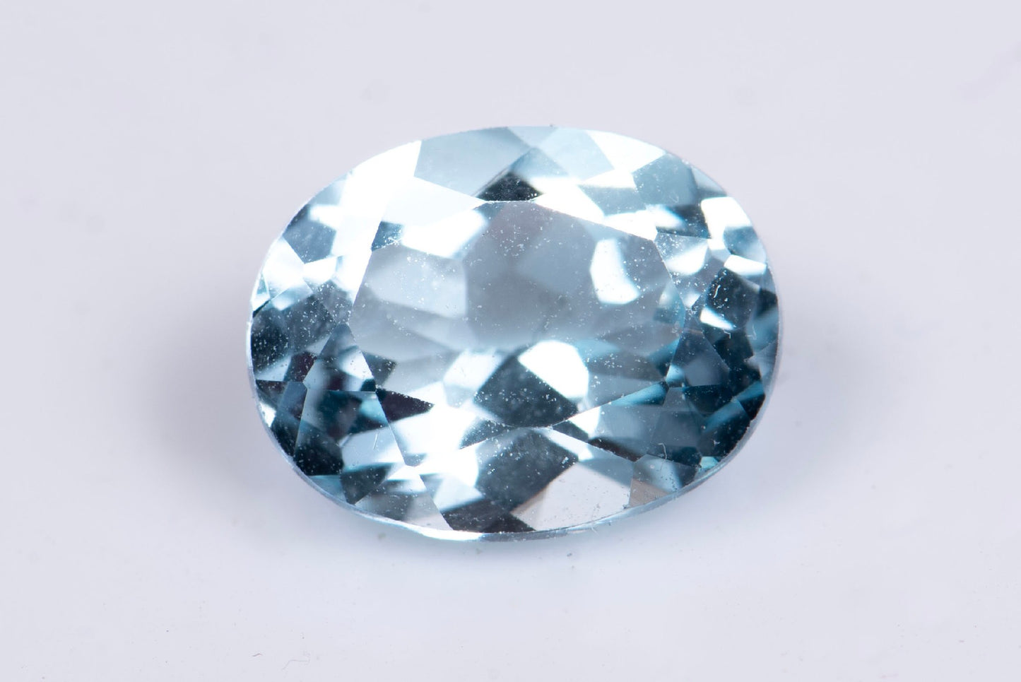 Blue topaz 2.35ct 9x7mm oval cut