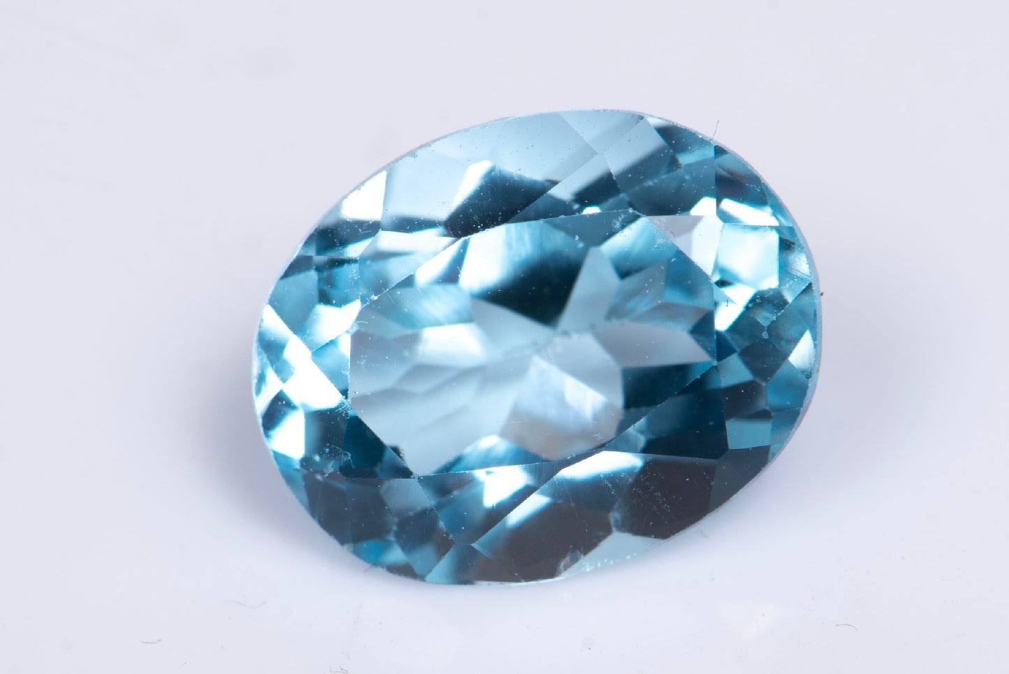 Blue topaz 3.29ct 10x8mm oval cut