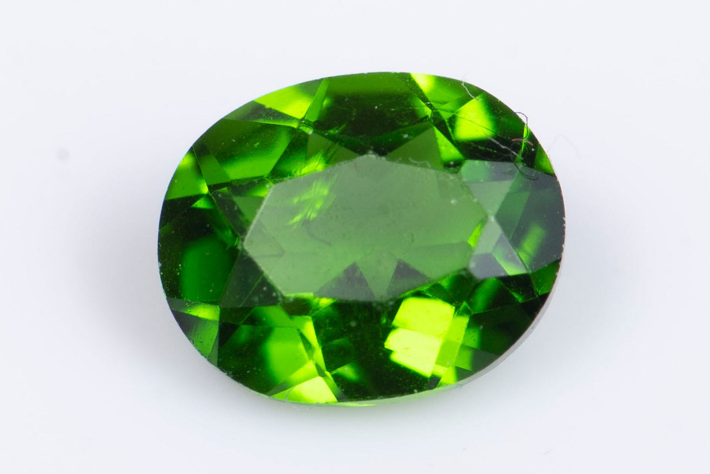Хром диопсид 0.38ct 5x4mm овална шлифовка
