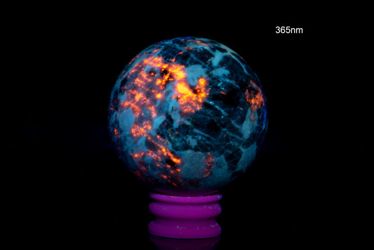Fluorescent hackmanite sphere 65mm