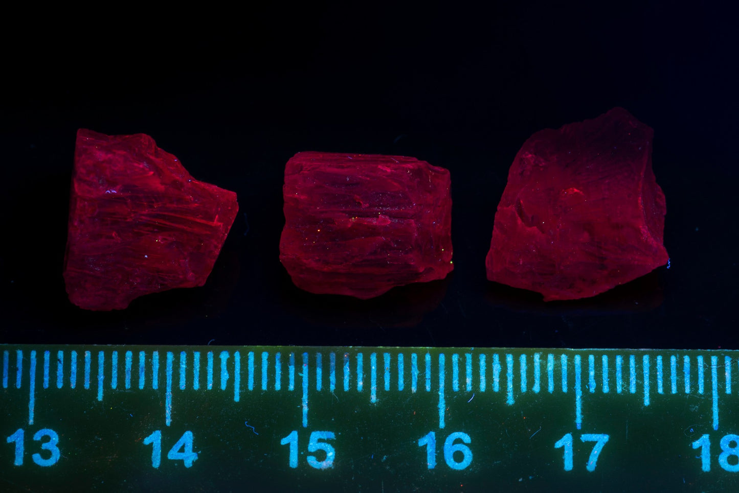 Lot 3pcs yellow fluorescent scapolite 5.06g