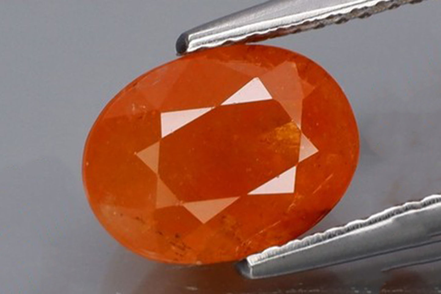 Natural orange spessartite garnet 4.36ct oval cut loose gemstone for jewelry