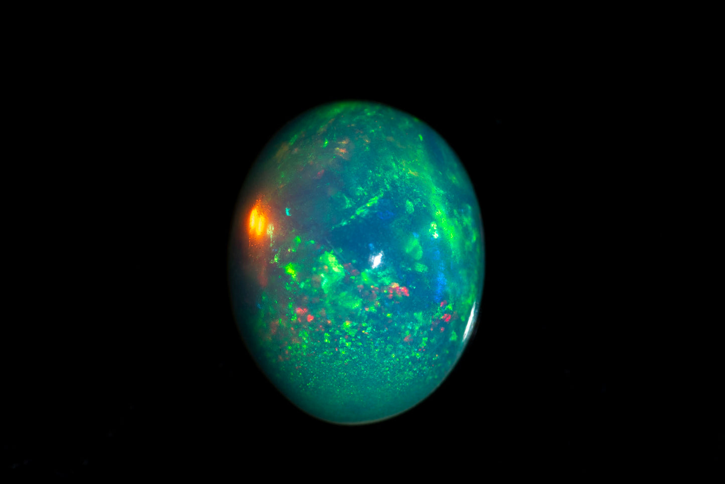 Етиопски опал 1.28ct 9x7mm овален кабошон