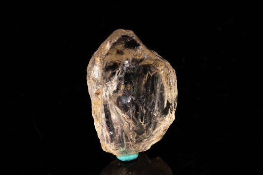 Флуоресцентен скаполит кристал 20.7ct