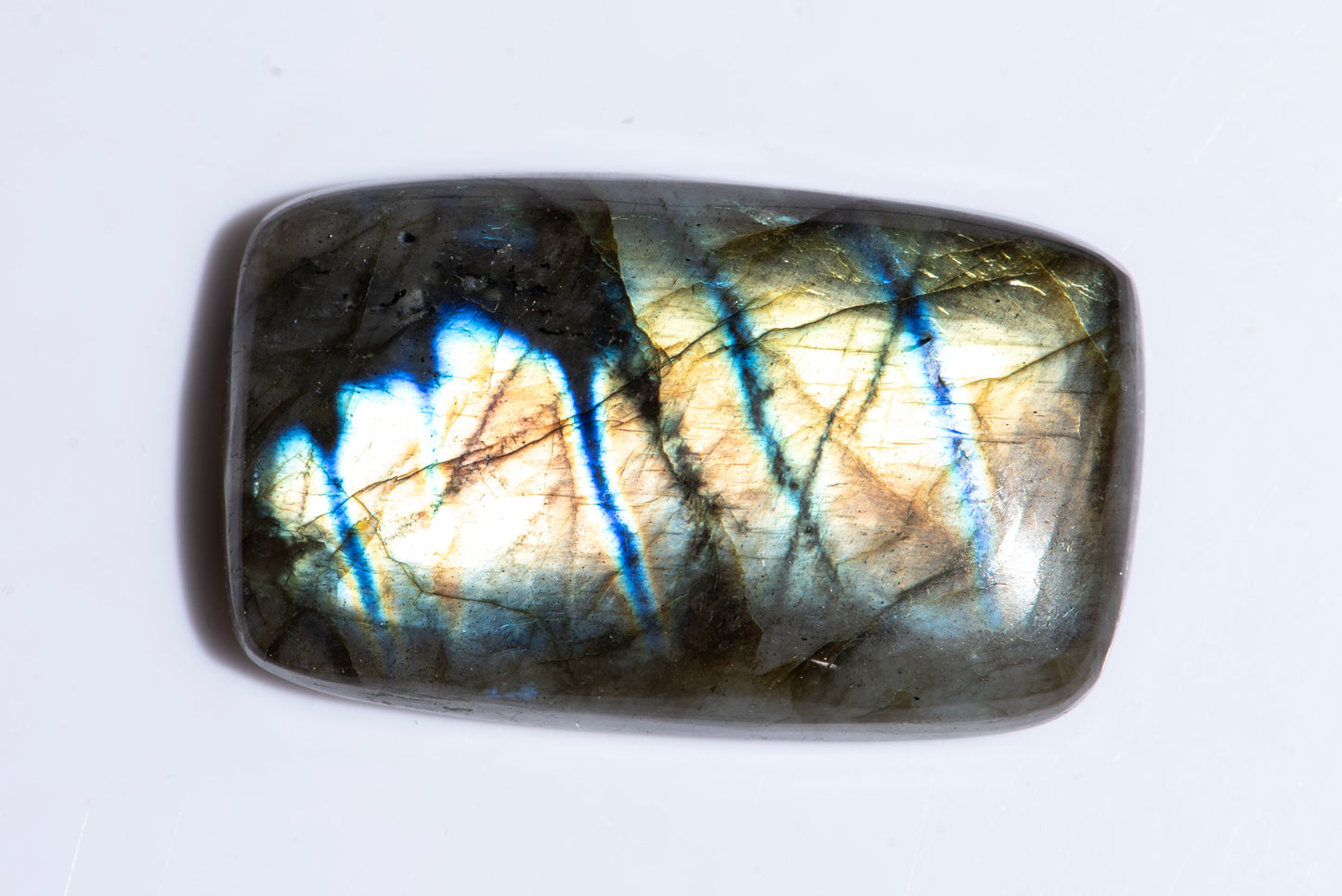 Лабрадорит 61.5ct октагон кабошон