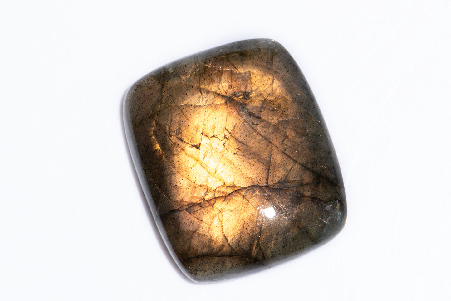 Лабрадорит 51.1ct октагон кабошон