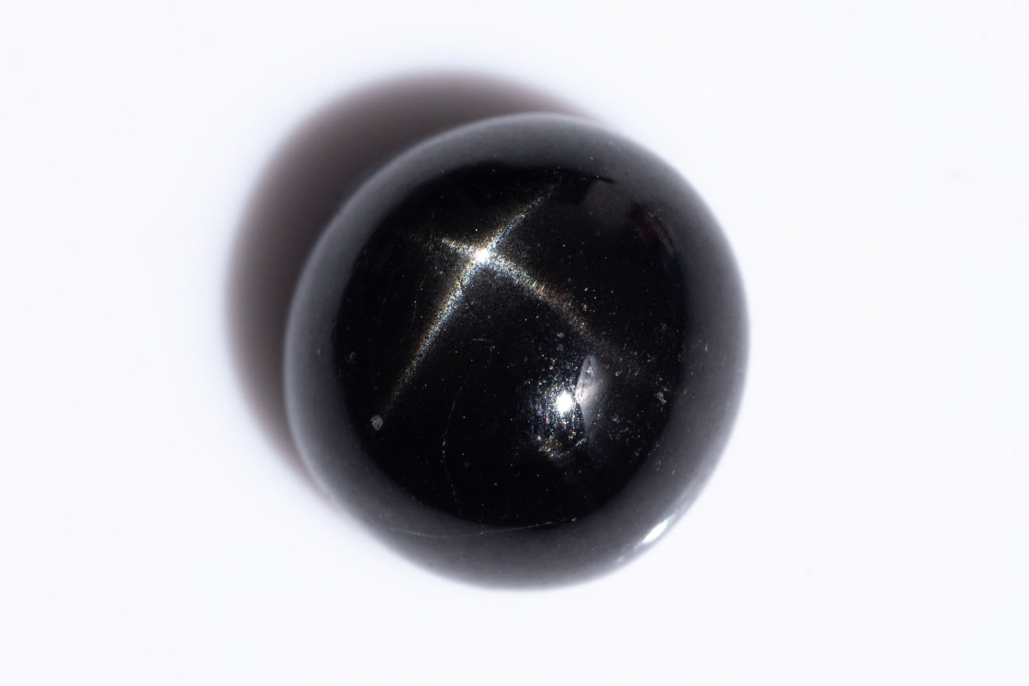 Черен звезден диопсид 4.47ct 9mm кръгъл кабошон