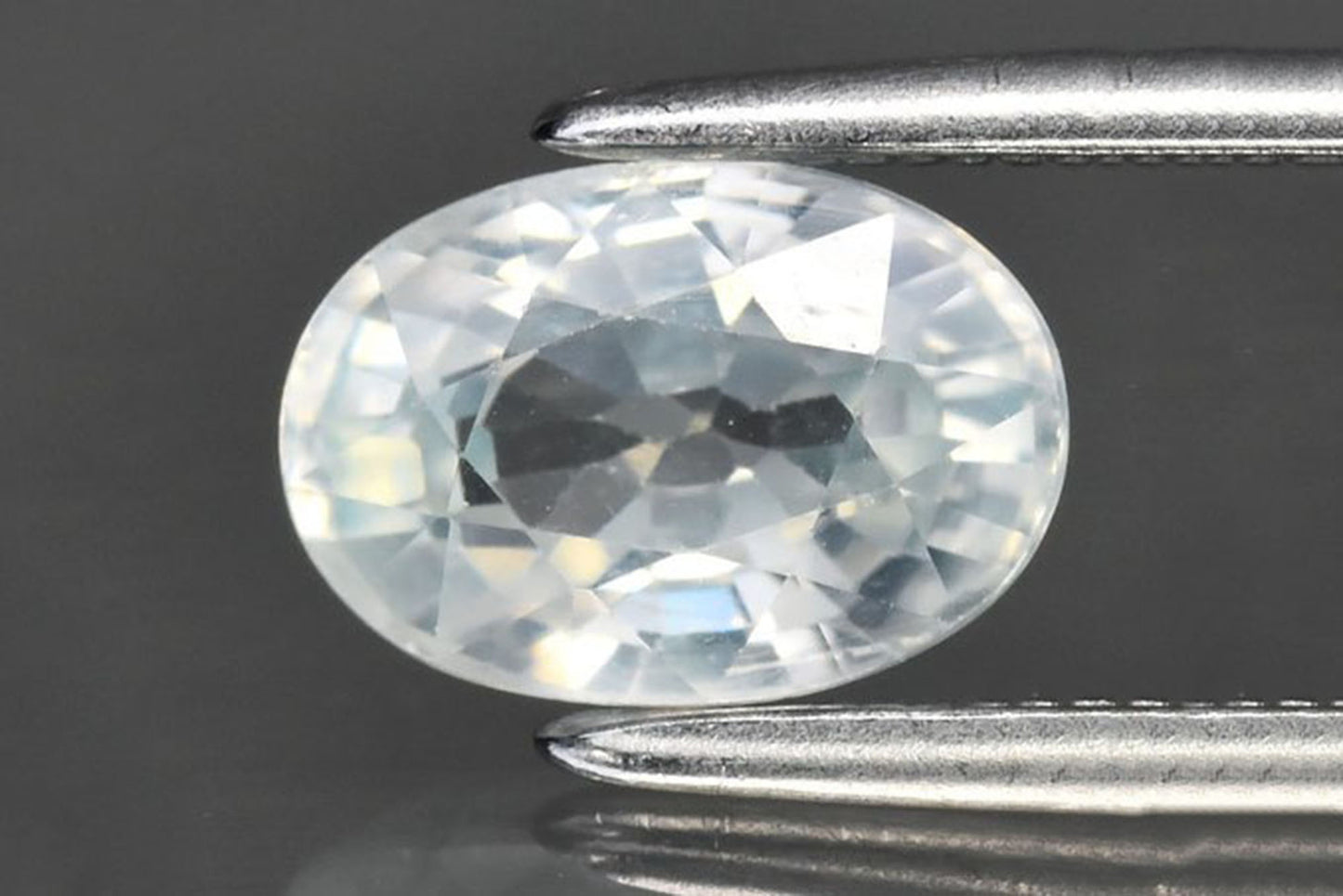 Natural White Zircon 1.75ct 7.8x5.5mm VS Oval cut
