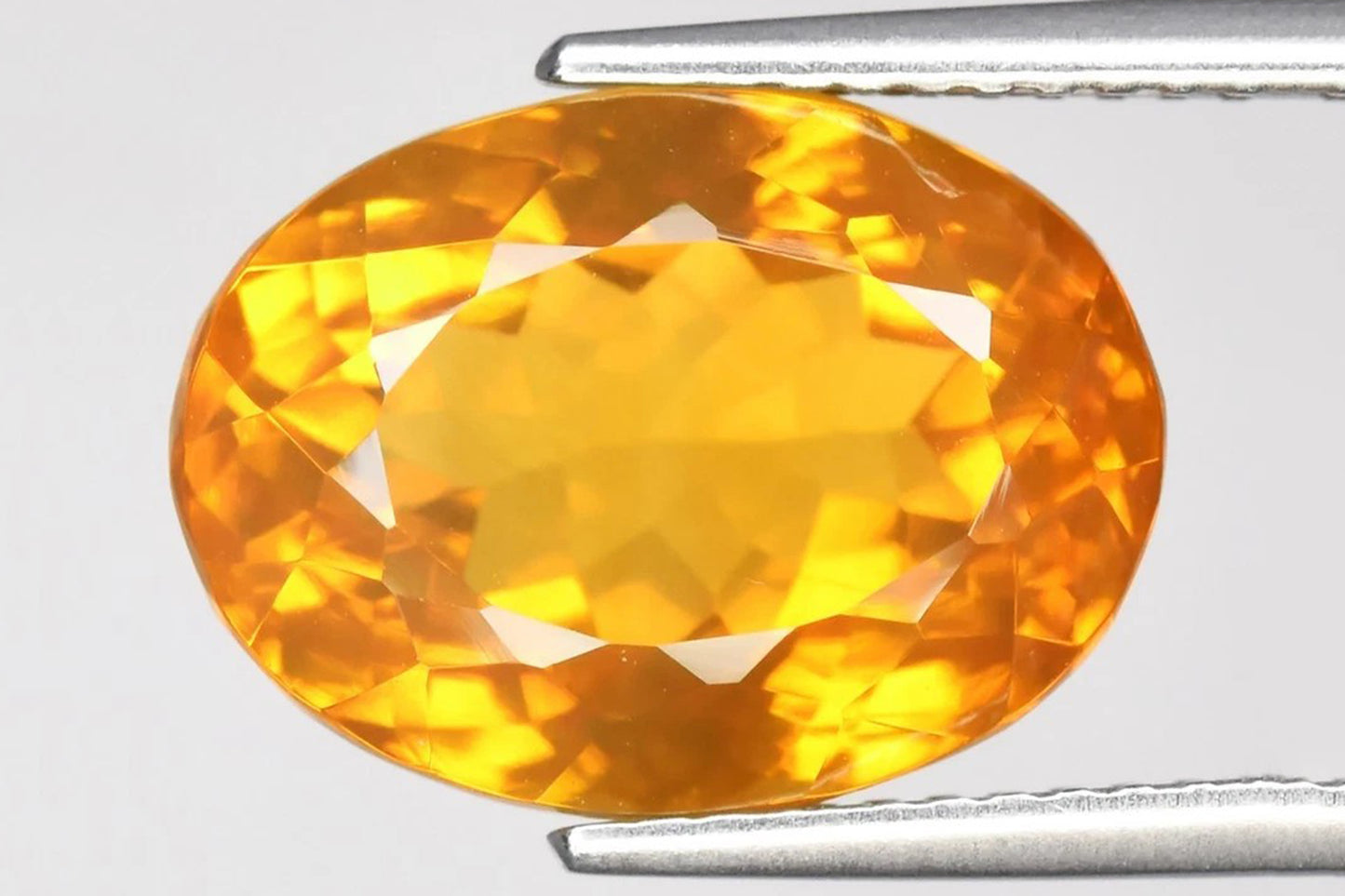 Естествен цитрин 8.32ct 13.5x10mm VS овална шлифовка