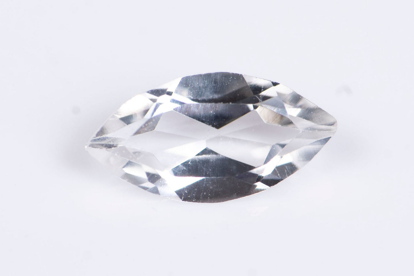 White topaz 0.56ct 8x4mm marquise cut
