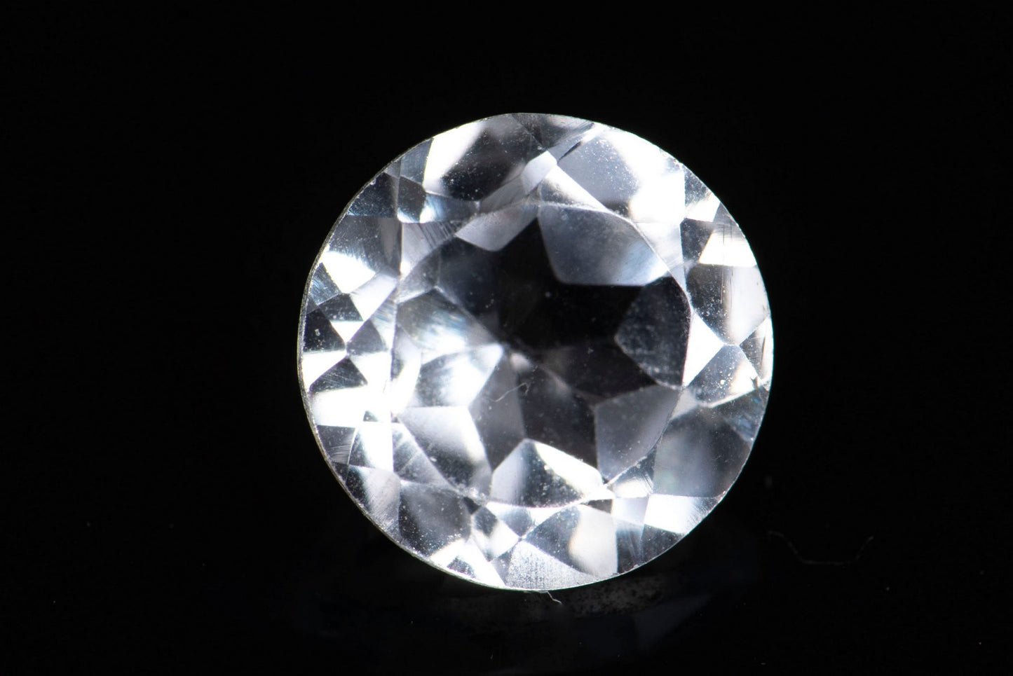 White topaz 0.97ct 6mm round cut