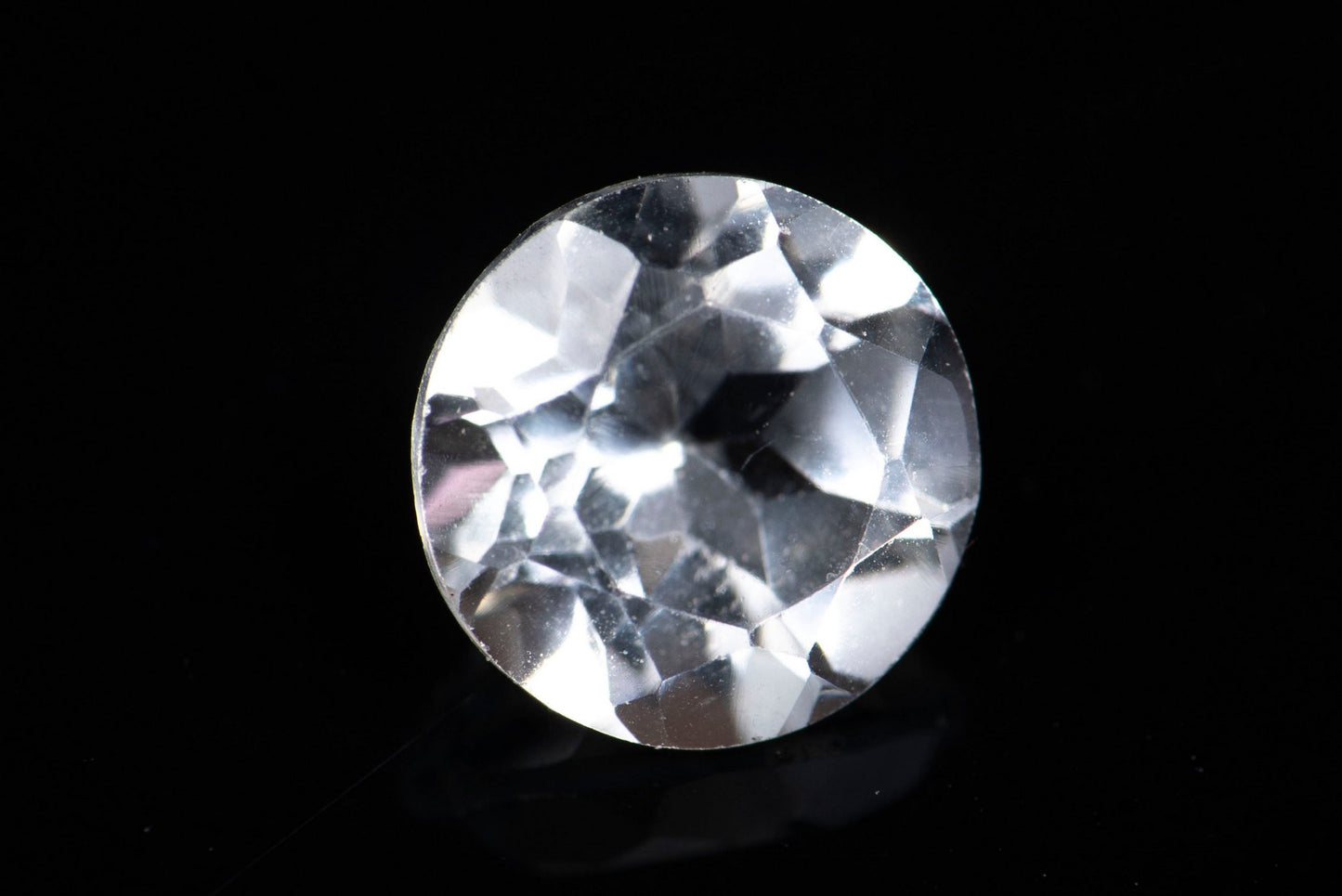 White topaz 0.98ct 6mm round cut