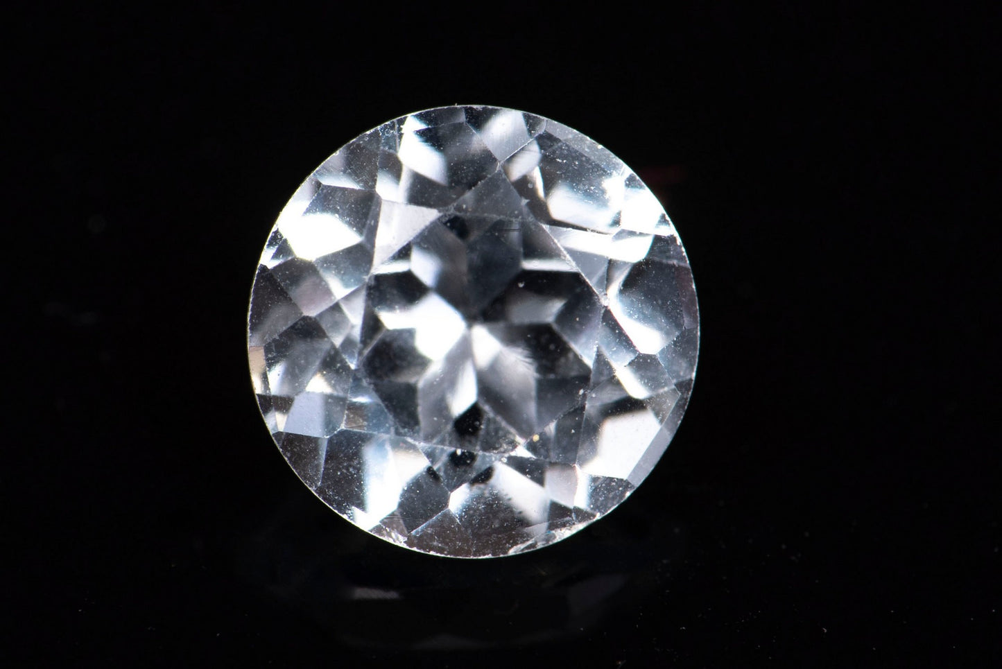 White topaz 0.98ct 6mm round cut