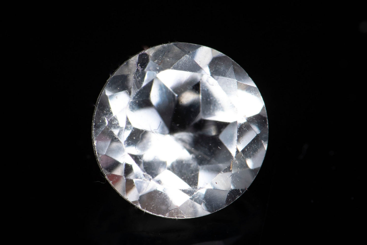White topaz 1.08ct 6mm round cut