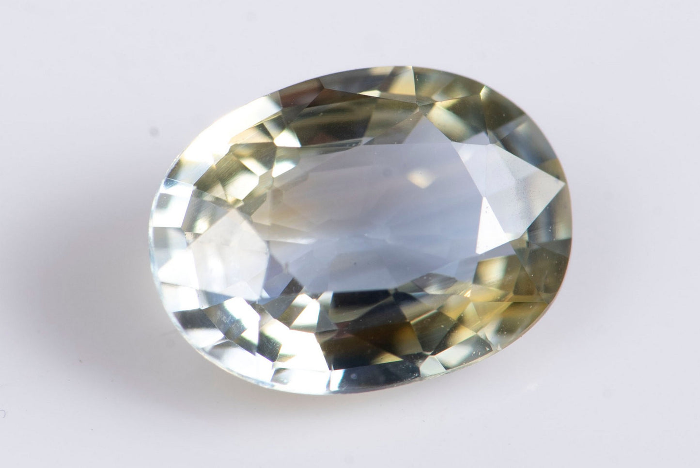 Yellow party sapphire 0.78ct VS heated oval cut