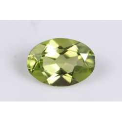 Green peridot 0.72ct 7x5mm oval cut