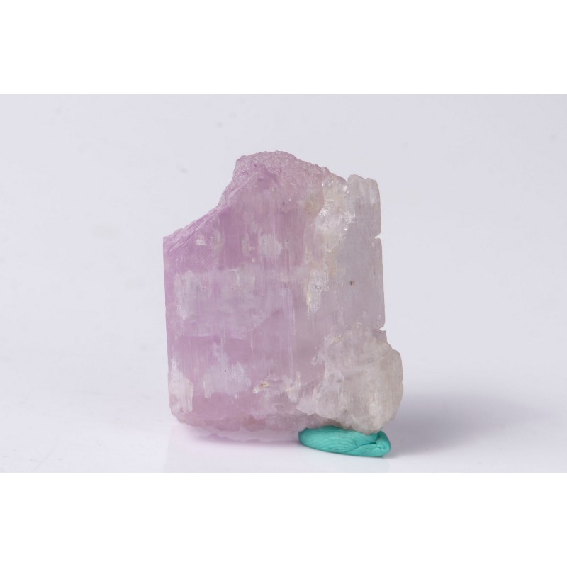 Pink kunzite spodumene 39.9g fluorescent