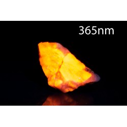 Hackmanite (tenebrescent sodalite) 6.8g fluorescent