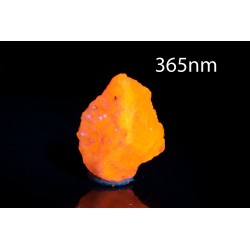 Hackmanite (tenebrescent sodalite) 5.1g fluorescent