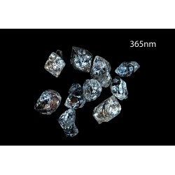 10 pieces petroleum quartz crystal 11.7ct fluorescent