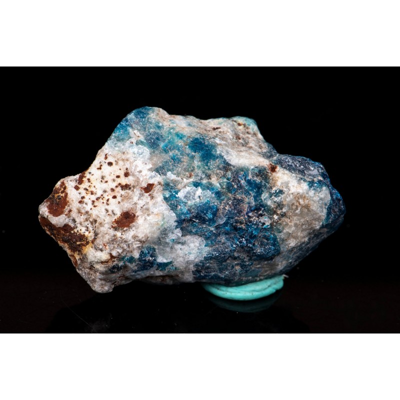 Rough Sodalite with lazurite fluorescent 27g