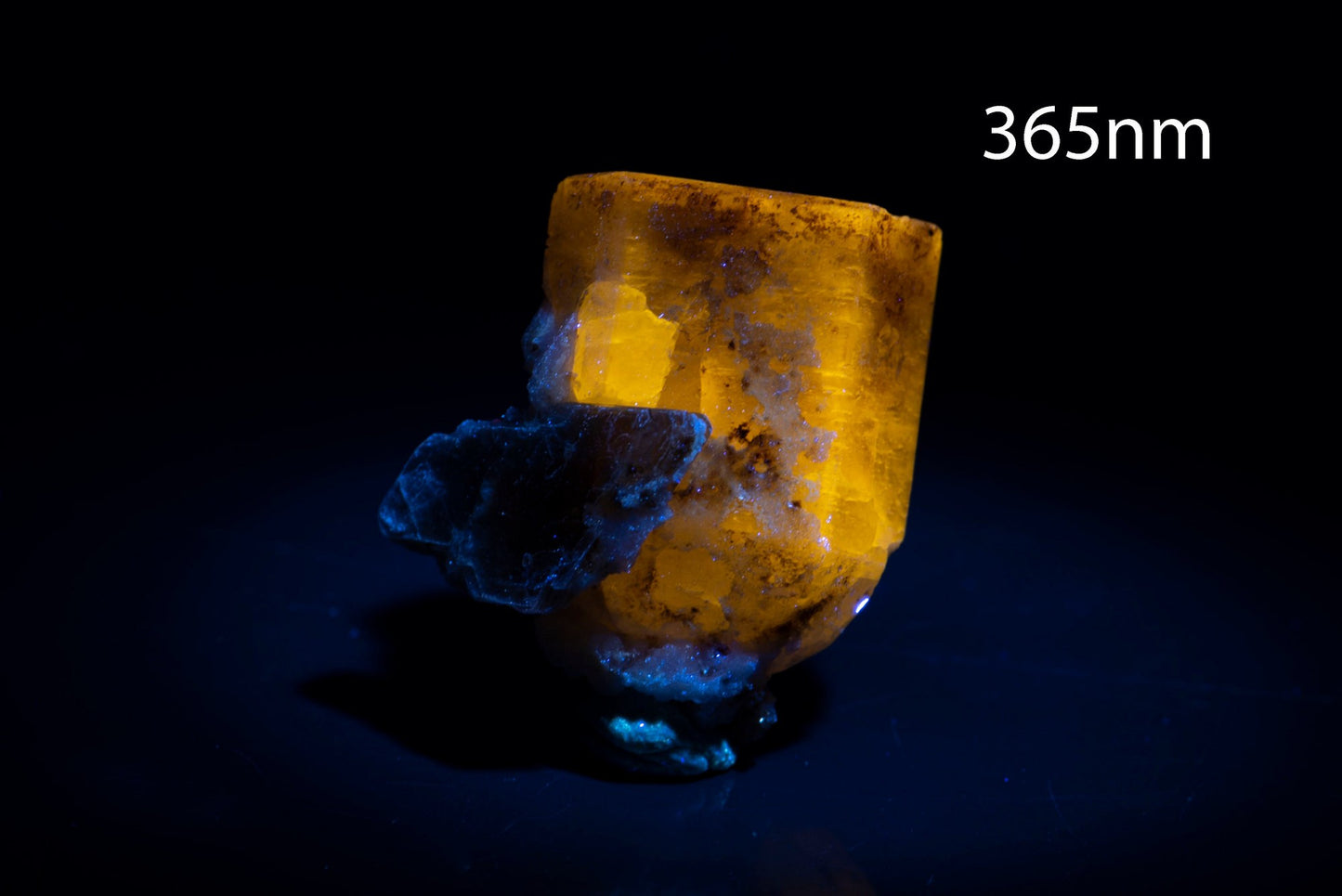 Orange apatite 8.7g from Pakistan fluorescent