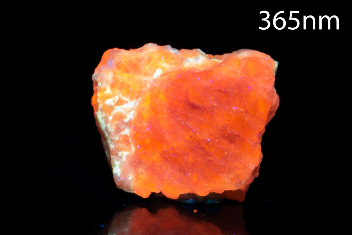 Natural Hackmanite (Tenebrescent Sodalite) 18.1g Fluorescent