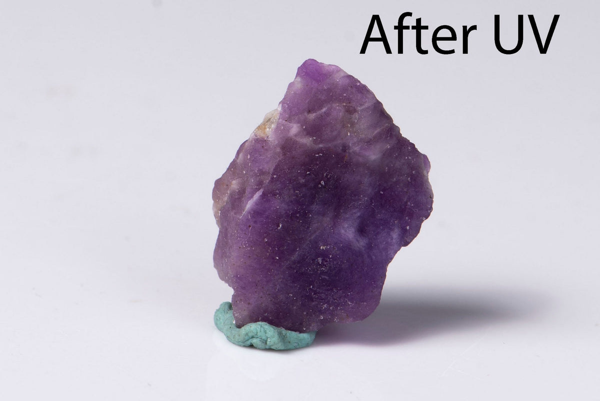 Natural Hackmanite (Tenebrescent Sodalite) 5g Fluorescent