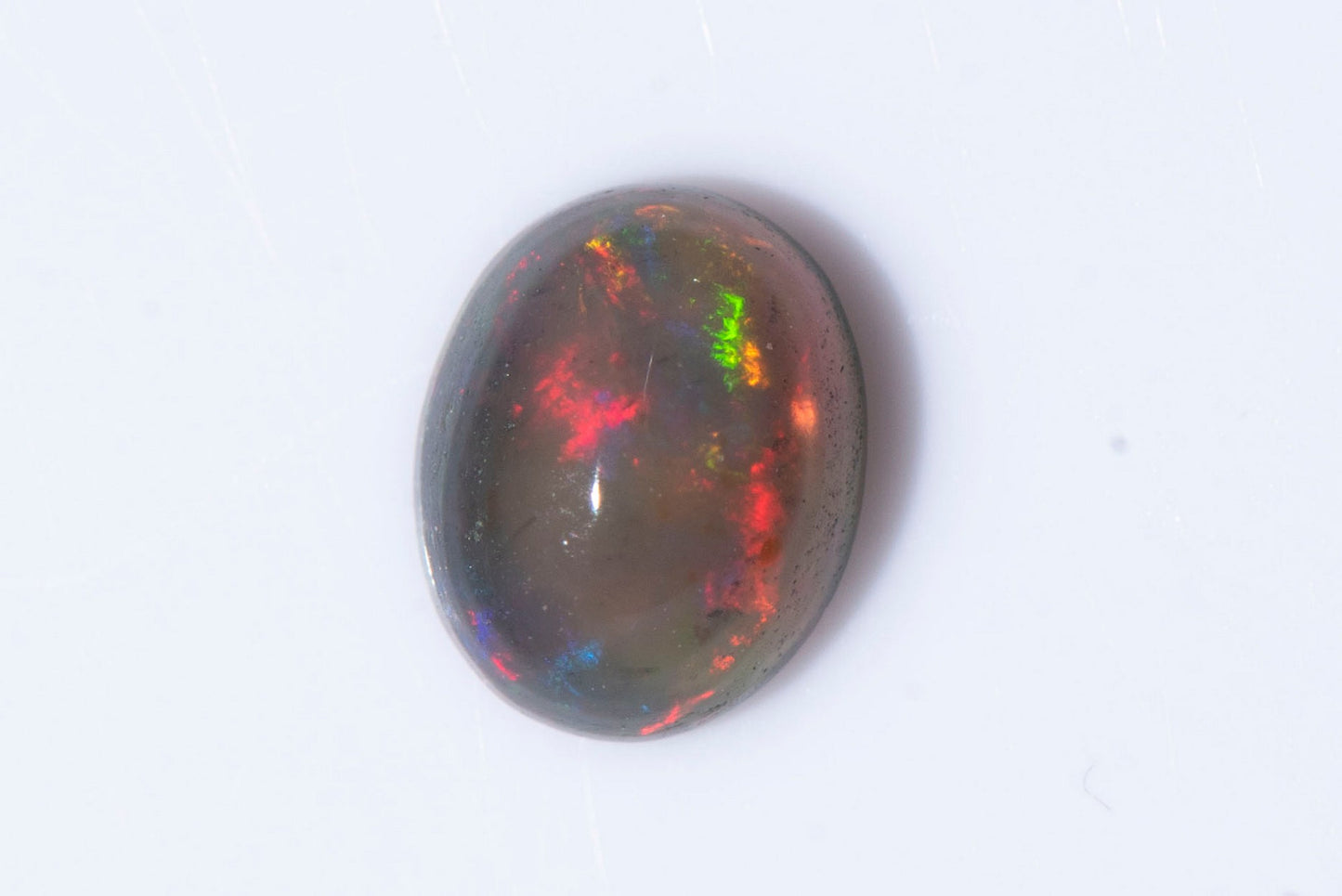 Етиопски опал овален кабошон 0.37ct