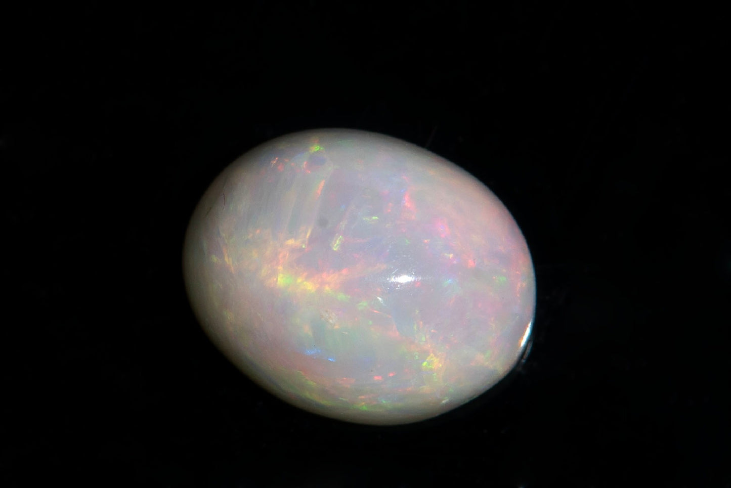 Етиопски опал овален кабошон 2.37ct