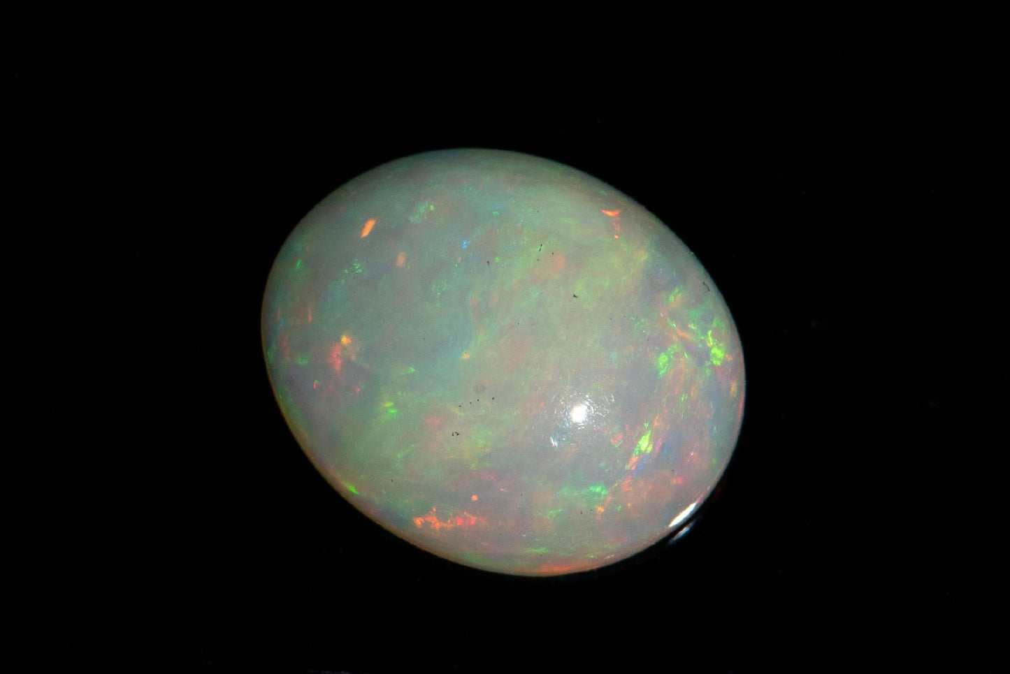 Етиопски опал овален кабошон 3.16ct